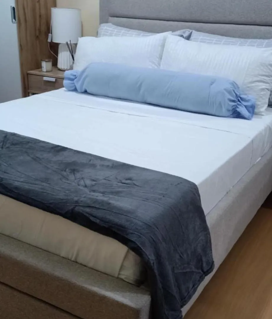 Apartment Coho The Hermosa - Staycation Studio Unit And Balcony View With Swimming Pool And Open Court Access Manila Philippines